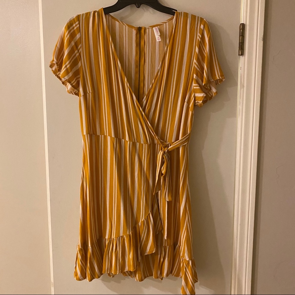NWOT Xhilaration ruffle dress